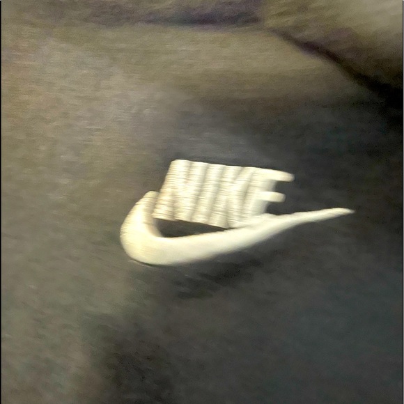 CHILDREN/ YOUTH BLACK NIKE HOODIE. SIZE XL FRONT ZIPPER. GOOD CONDITION. - Picture 5 of 5